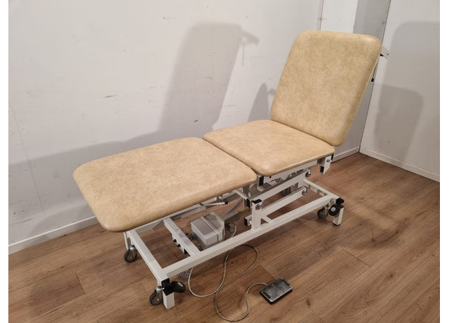 Huntleigh Akron A3232/2/SFS Electric 3-Section Examination Table #40