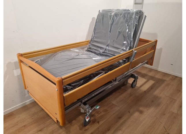 Voelker S280 Electric 3-Section Hospital Bed #40E