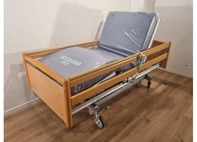 Voelker S280 Electric Full Option 3-Section Hospital Bed #40B