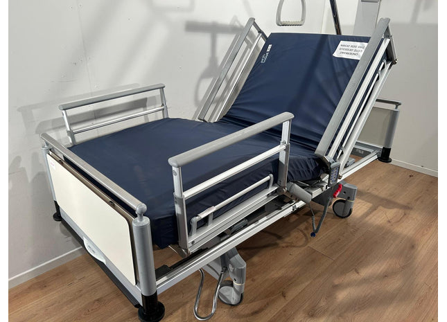 VOLKER (S960-1) 4-SECTION ELECTRIC HOSPITAL BED #00N