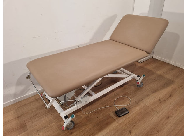 DEWERT 2000/2001 ELECTRIC 2-SECTION EXAMINATION COUCH #36A