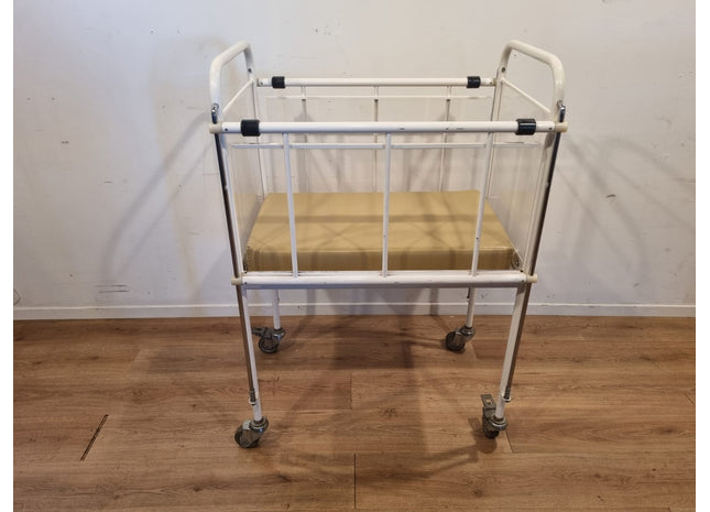 Oostwoud Children's / Infant Hospital Bed #08