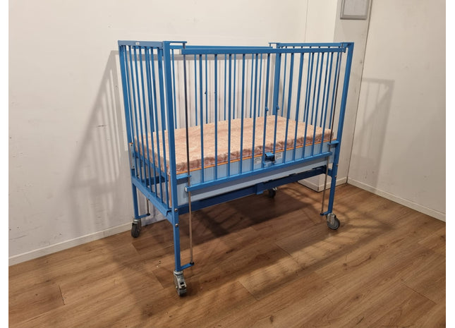 Huntleigh Nesbit Evans 31300X Children's Hospital Bed #03