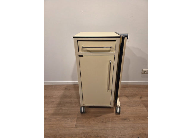 Etesmi J.W. Koch 250\JB Bedside Locker #25