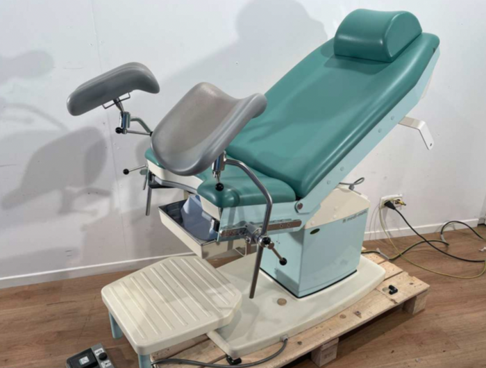 Used gynecology chairs & delivery beds