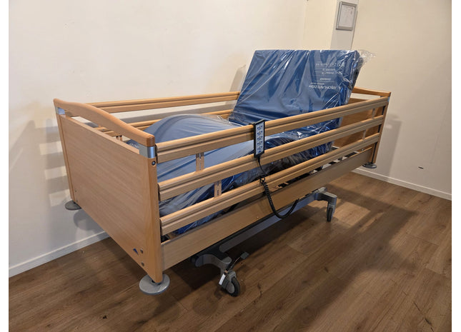 Stiegelmeyer Elvido-Vano Electric 3-Section Full Option Hospital Bed #11K