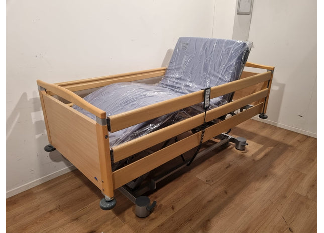 Stiegelmeyer Elvido-Vervo Electric 3-Section Full Option Hospital Bed #11E