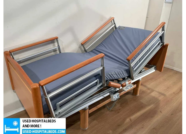 VOLKER 3-SECTION FULL OPTION ELECTRIC HOSPITAL BED NR 36