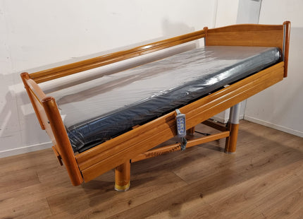 VOLKER 3-SECTION FULL OPTION ELECTRIC HOSPITAL BED #38C