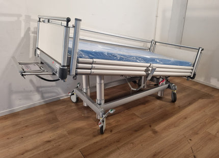 VOLKER 3-SECTION ELECTRIC HOSPITAL BED NR 00L-A (S860-2)