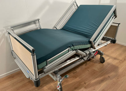 VOLKER (S961-1) 3-SECTION ELECTRIC HOSPITAL BED #00G