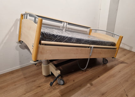 WISSNER BOSSERHOFF ESTETICA 3-SECTION FULL OPTION ELECTRIC HOSPITAL BED #26B