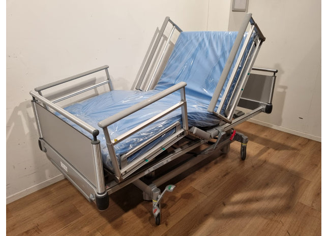Voelker S962-2 Electric 3-Section Hospital Bed #00Q
