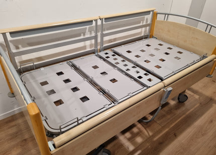 WISSNER BOSSERHOFF ESTETICA 3-SECTION FULL OPTION ELECTRIC HOSPITAL BED #26B