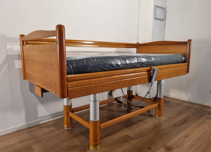 VOLKER 3-SECTION FULL OPTION ELECTRIC HOSPITAL BED #38C