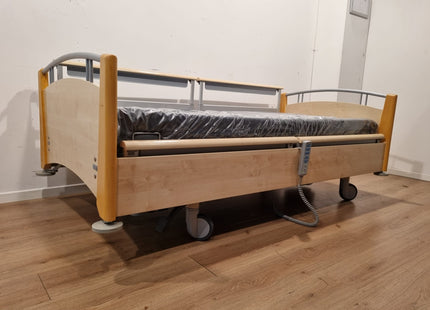 WISSNER BOSSERHOFF ESTETICA 3-SECTION FULL OPTION ELECTRIC HOSPITAL BED #26B