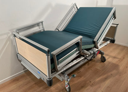 VOLKER (S961-1) 3-SECTION ELECTRIC HOSPITAL BED #00G