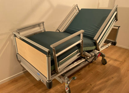 VOLKER (S961-1) 3-SECTION ELECTRIC HOSPITAL BED #00G