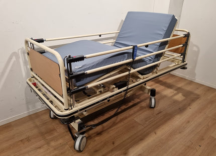 OOSTWOUD OPTICARE NOVA 3-SECTION ELECTRIC HOSPITAL BED #11