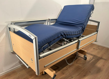 WISSNER BOSSERHOFF ESTETICA 3-SECTION FULL OPTION ELECTRIC HOSPITAL BED NR 26