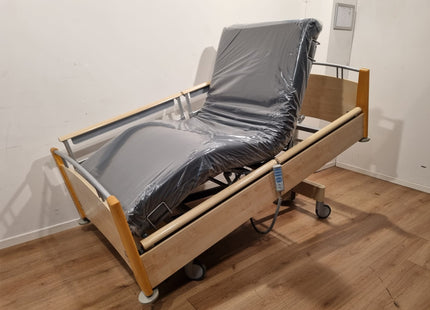 WISSNER BOSSERHOFF ESTETICA 3-SECTION FULL OPTION ELECTRIC HOSPITAL BED #26B
