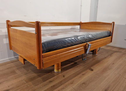 VOLKER 3-SECTION FULL OPTION ELECTRIC HOSPITAL BED #38C