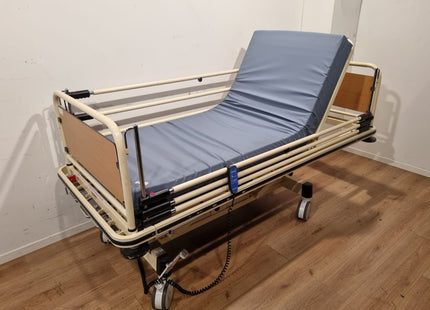 OOSTWOUD OPTICARE NOVA 3-SECTION ELECTRIC HOSPITAL BED #11