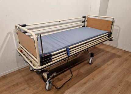 OOSTWOUD OPTICARE NOVA 3-SECTION ELECTRIC HOSPITAL BED #11