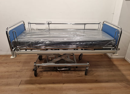 STRYKER MEDICAL 2-SECTION HYDRAULIC HOSPITAL BED #60