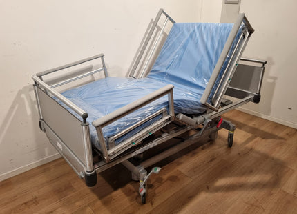 VOLKER (S962-2) 3-SECTION ELECTRIC HOSPITAL BED #00Q