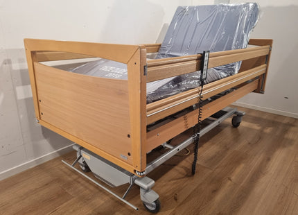 BOCK PRACTICO 3-SECTION FULL OPTION ELECTRIC HOSPITAL BED #84