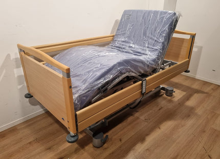 Stiegelmeyer Elvido-Vervo Electric 3-Section Full Option Hospital Bed #11E