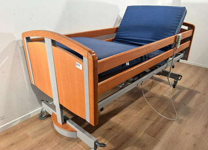 BRAEKEVELT ALPHA 3-SECTION FULL OPTION ELECTRIC HOSPITAL BED #71