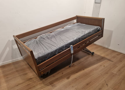 WISSNER BOSSERHOFF SENTIDA 3-SECTION FULL OPTION LOW RYDER ELECTRIC HOSPITAL BED #24G
