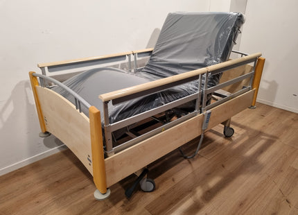 WISSNER BOSSERHOFF ESTETICA 3-SECTION FULL OPTION ELECTRIC HOSPITAL BED #26B