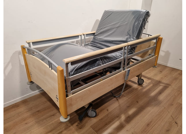 Wissner-Bosserhoff Estetica Electric 3-Section Full Option Hospital Bed #26B