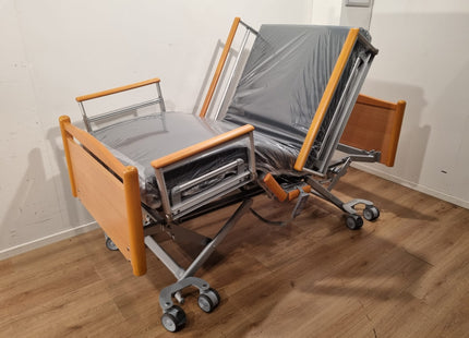 VOLKER 3-SECTION FULL OPTION LOW RYDER ELECTRIC HOSPITAL BED #34