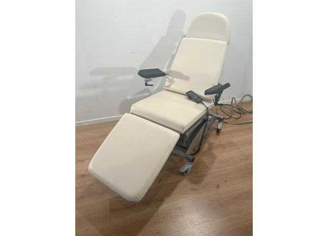 GREINER DIALYSIS CHAIR