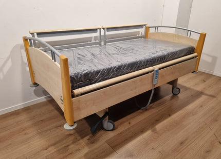 WISSNER BOSSERHOFF ESTETICA 3-SECTION FULL OPTION ELECTRIC HOSPITAL BED #26B