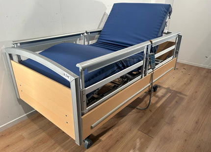 WISSNER BOSSERHOFF ESTETICA 3-SECTION FULL OPTION ELECTRIC HOSPITAL BED NR 24E (VERY LOW)