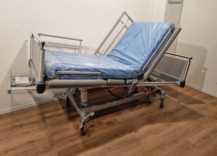 VOLKER (S962-2) 3-SECTION ELECTRIC HOSPITAL BED #00Q