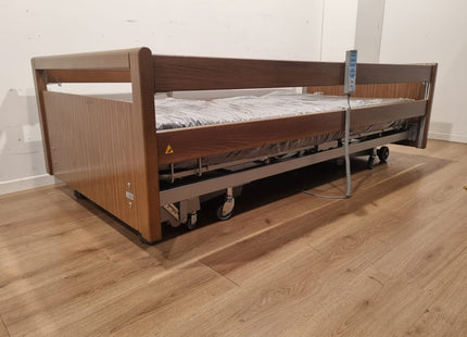 WISSNER BOSSERHOFF SENTIDA 3-SECTION FULL OPTION LOW RYDER ELECTRIC HOSPITAL BED #24G