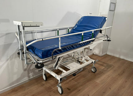 OOSTWOUD EMERGENCY STRETCHER WITH EQUIPMENT TABLE