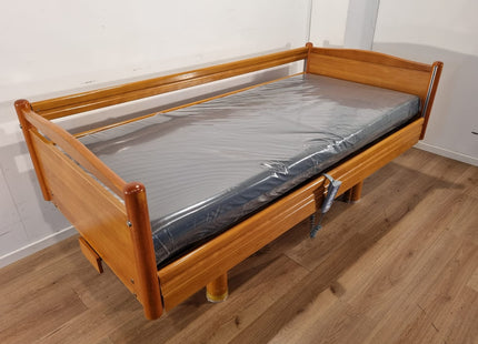 VOLKER 3-SECTION FULL OPTION ELECTRIC HOSPITAL BED #38C