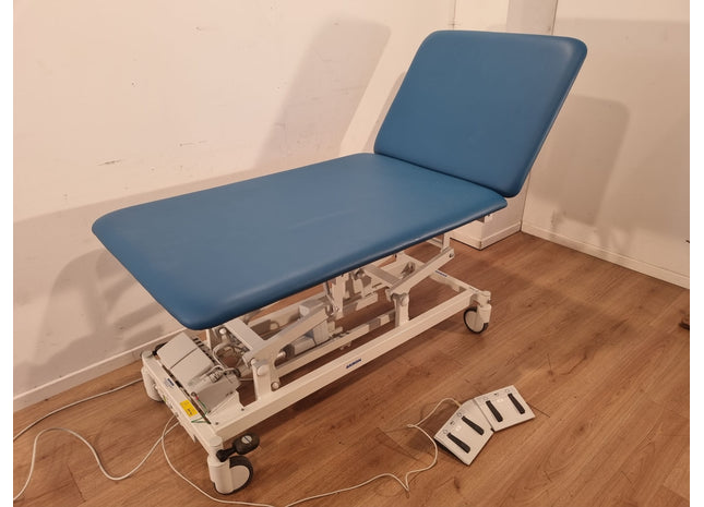 Huntleigh Akron A2223/8/2FS 2FS Electric 2-Section Examination Table #39