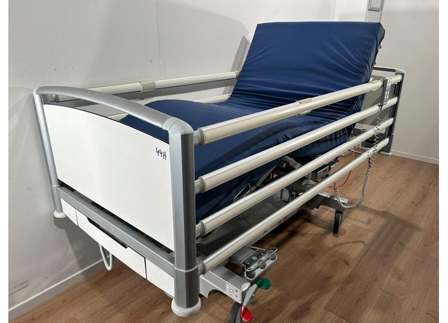 Wissner-Bosserhoff Linet Eleganza Electric 3-Section Hospital Bed #44H