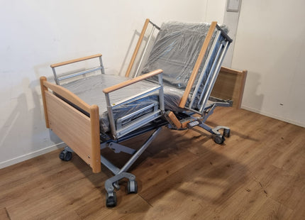 VOLKER 3-SECTION FULL OPTION LOW RYDER ELECTRIC HOSPITAL BED #34E