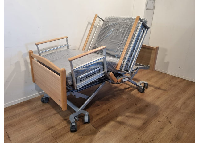 Voelker 5380 Electric 3-Section Full Option Hospital Bed #34E