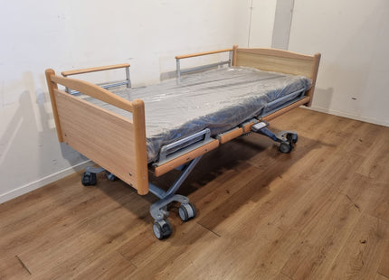 VOLKER 3-SECTION FULL OPTION LOW RYDER ELECTRIC HOSPITAL BED #34E