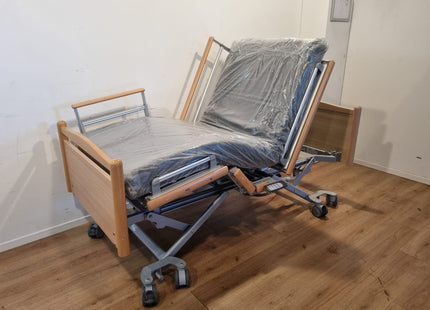 VOLKER 3-SECTION FULL OPTION LOW RYDER ELECTRIC HOSPITAL BED #34E